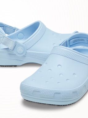 NWT CROCS